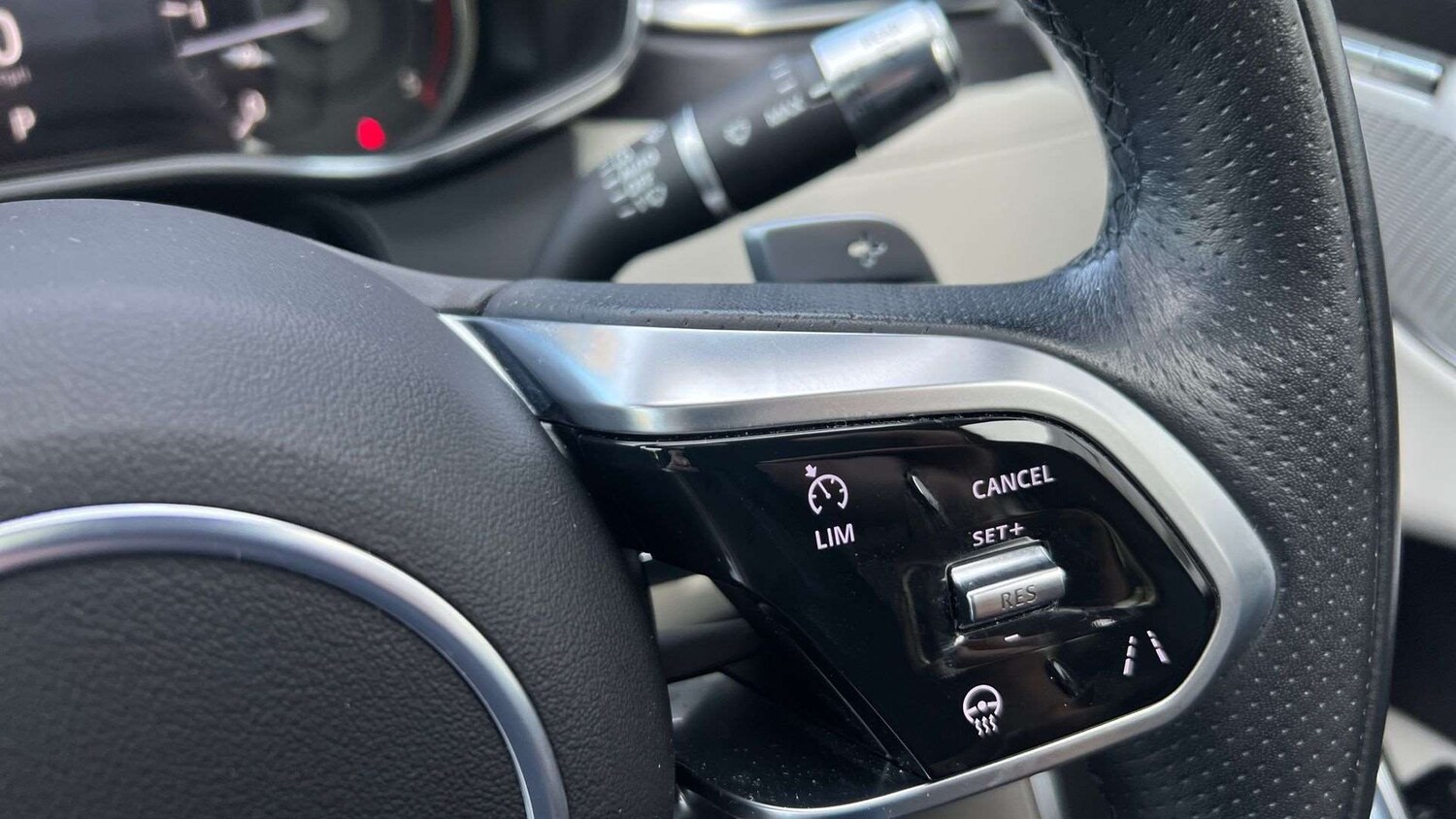 Used Jaguar F-Pace 2022 for sale - 76459816: Photo 28