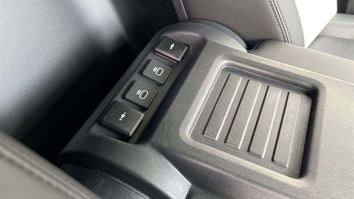 Used Land Rover Defender 90 2023 for sale - 76459953: Photo 18