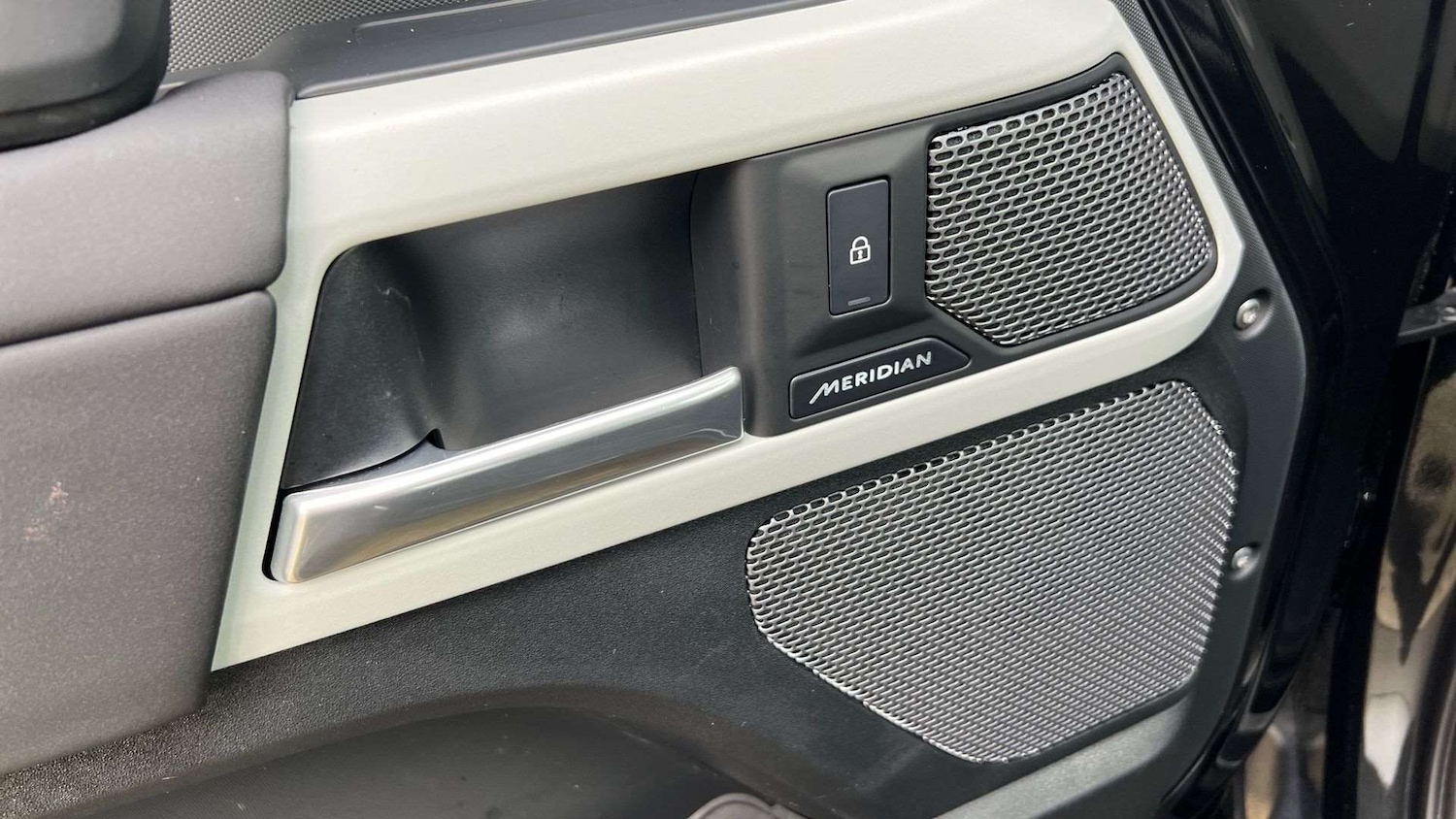 Used Land Rover Defender 90 2023 for sale - 76459953: Photo 24