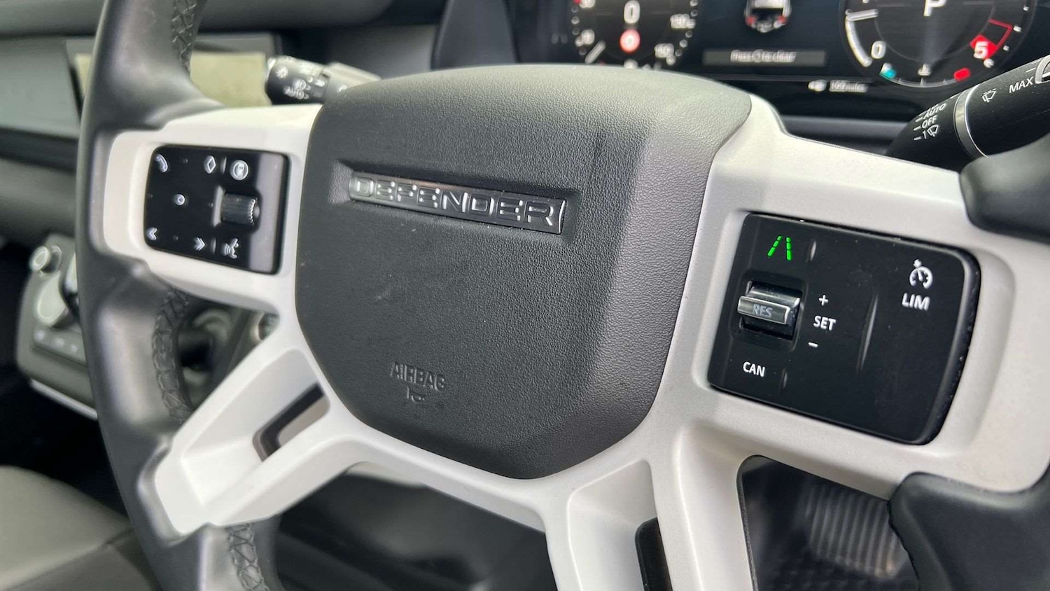 Used Land Rover Defender 90 2023 for sale - 76459953: Photo 30