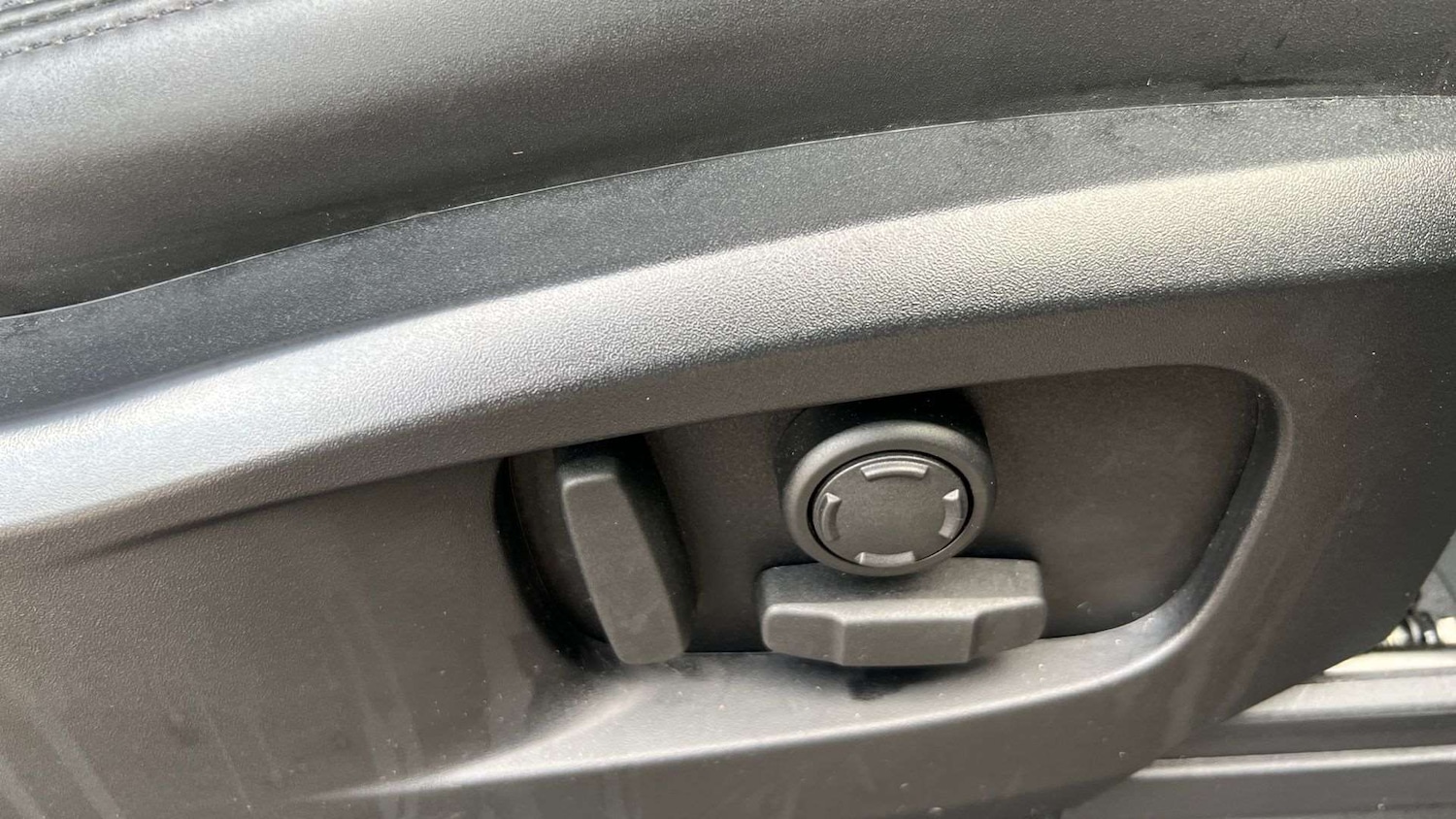 Used Land Rover Defender 90 2023 for sale - 76459953: Photo 32