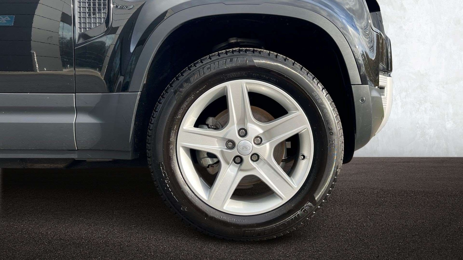 Used Land Rover Defender 90 2023 for sale - 76459953: Photo 8