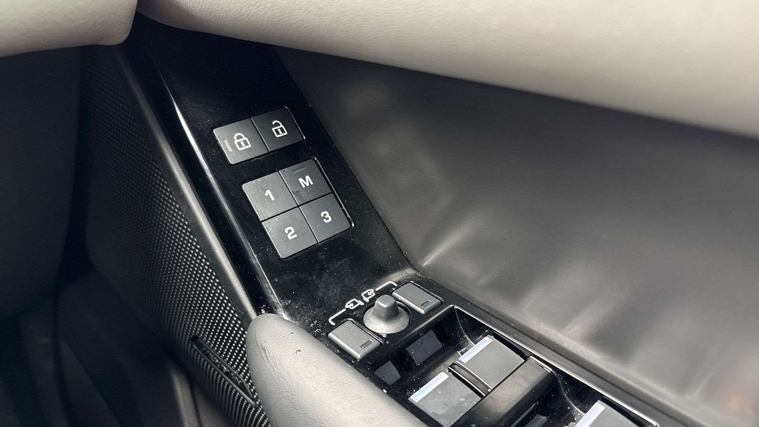 Used Land Rover Range Rover Velar 2024 for sale - 77661205: Photo 25