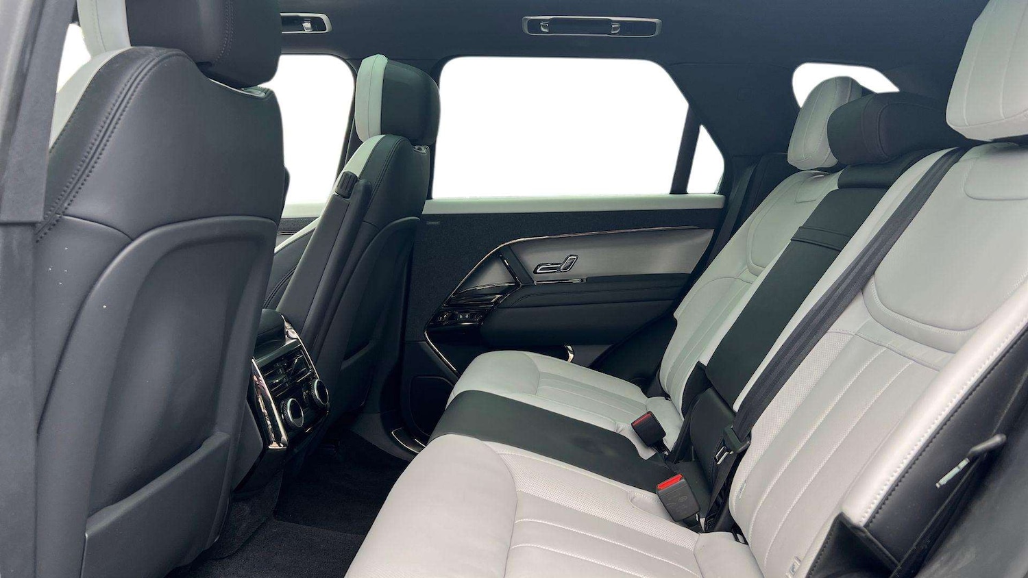 Used Land Rover Range Rover Sport 2024 for sale - 76576018: Photo 4