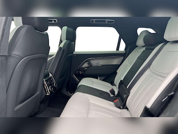 Used Land Rover Range Rover Sport 2024 for sale - 76576018: Photo