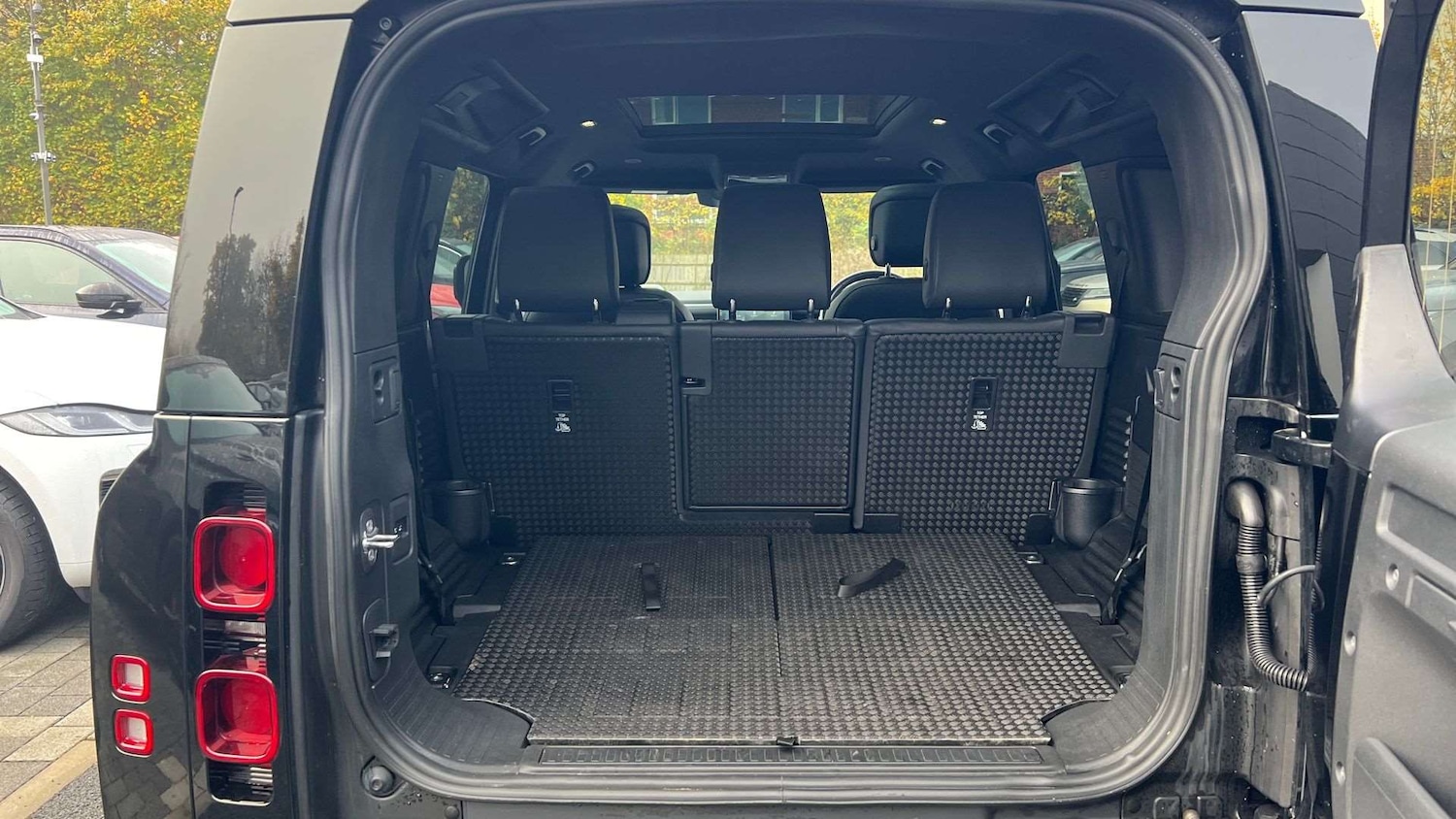 Used Land Rover Defender 2024 for sale - 76587622: Photo 10