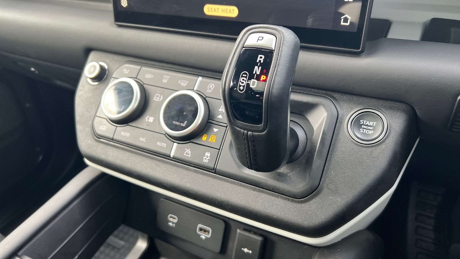 Used Land Rover Defender 2024 for sale - 76587622: Photo 13