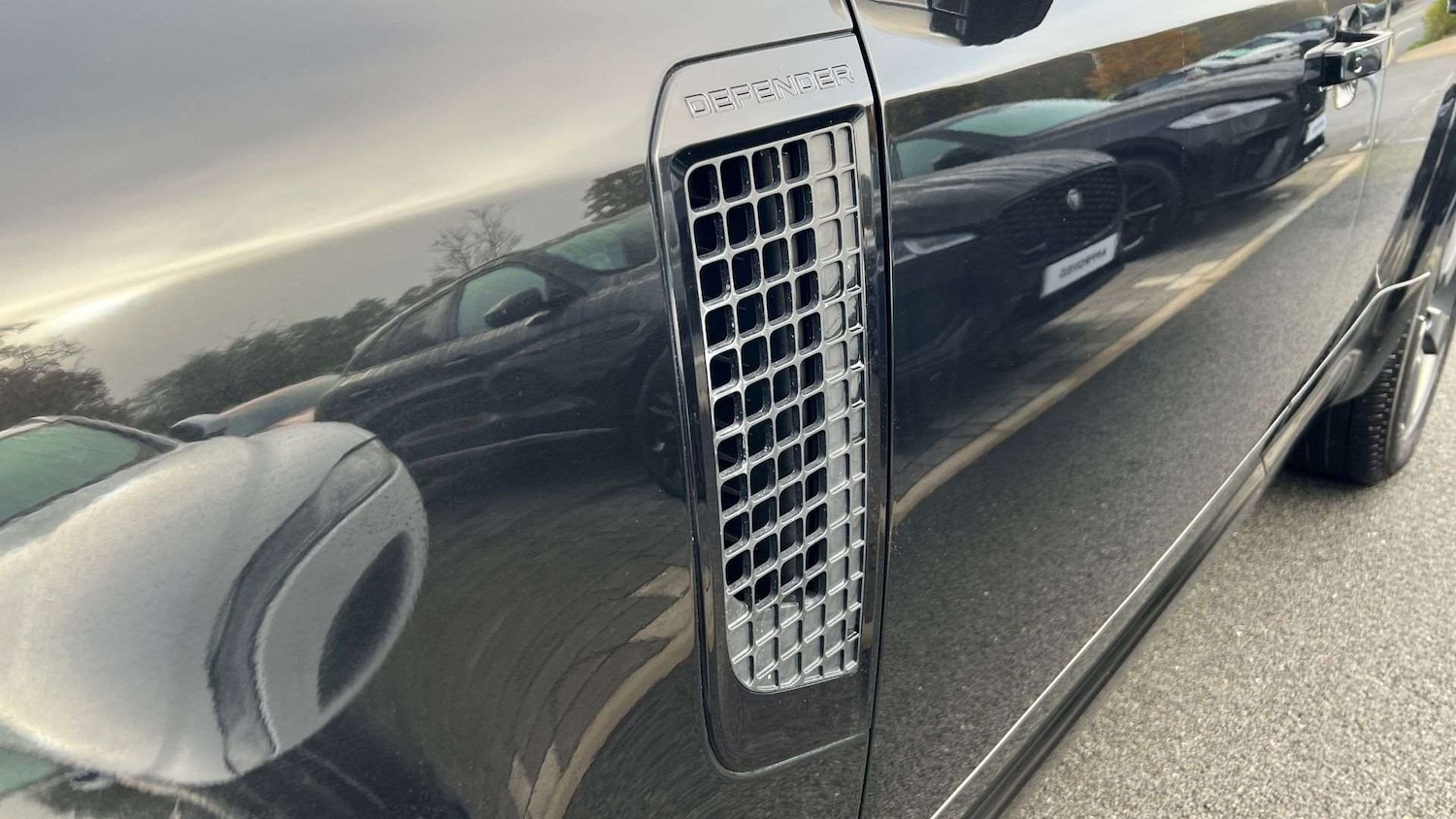 Used Land Rover Defender 2024 for sale - 76587622: Photo 28