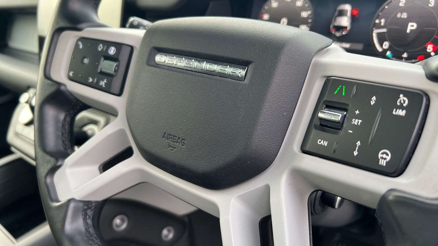 Used Land Rover Defender 2024 for sale - 76587622: Photo 31