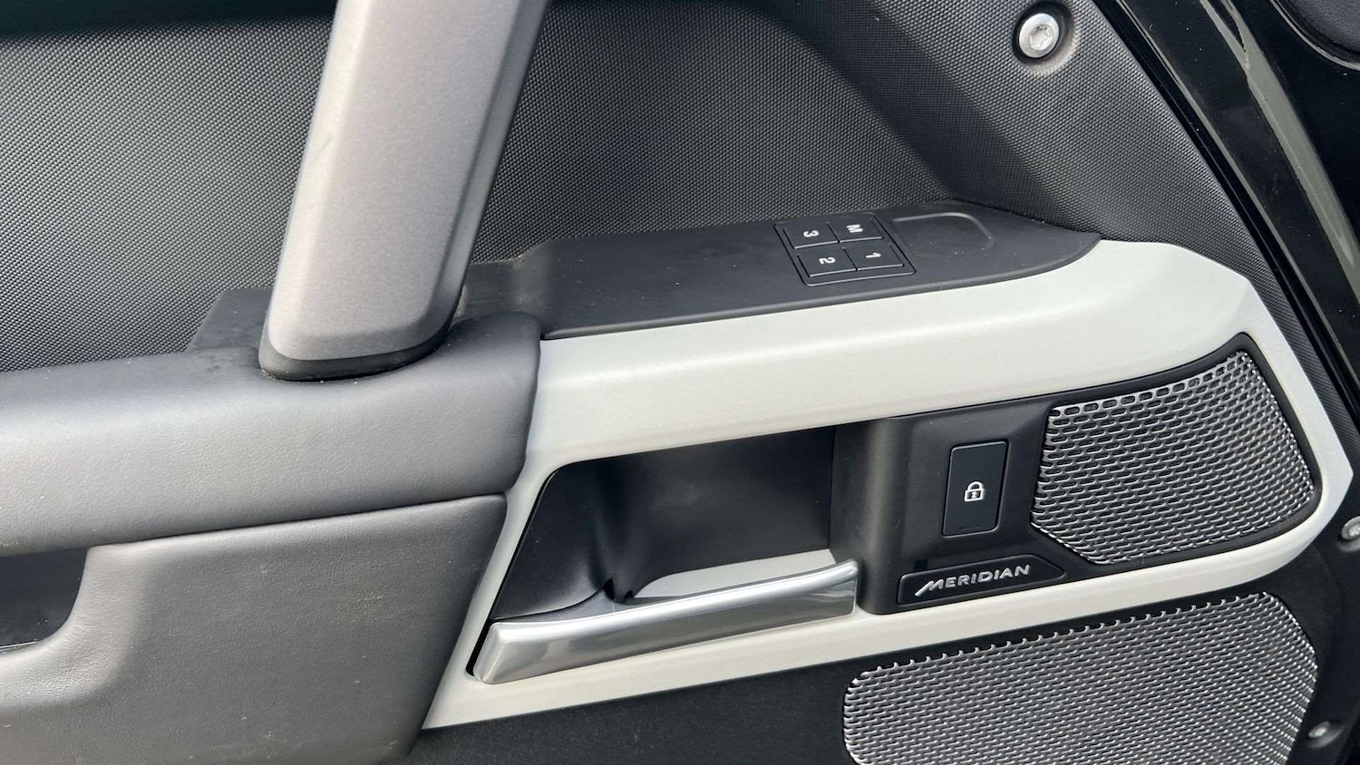 Used Land Rover Defender 2024 for sale - 76587622: Photo 35