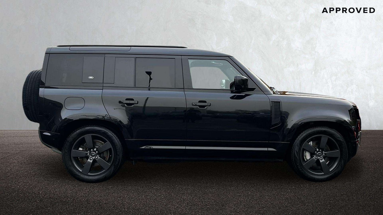 Used Land Rover Defender 2024 for sale - 76587622: Photo 5