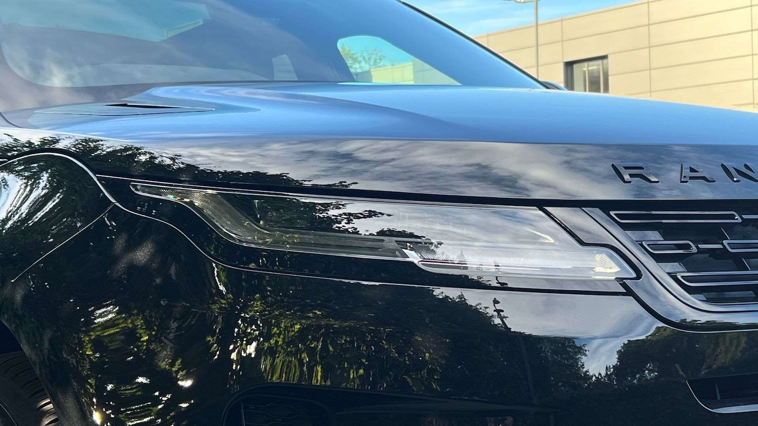 Used Land Rover Range Rover Evoque 2025 for sale - 78037505: Photo 17