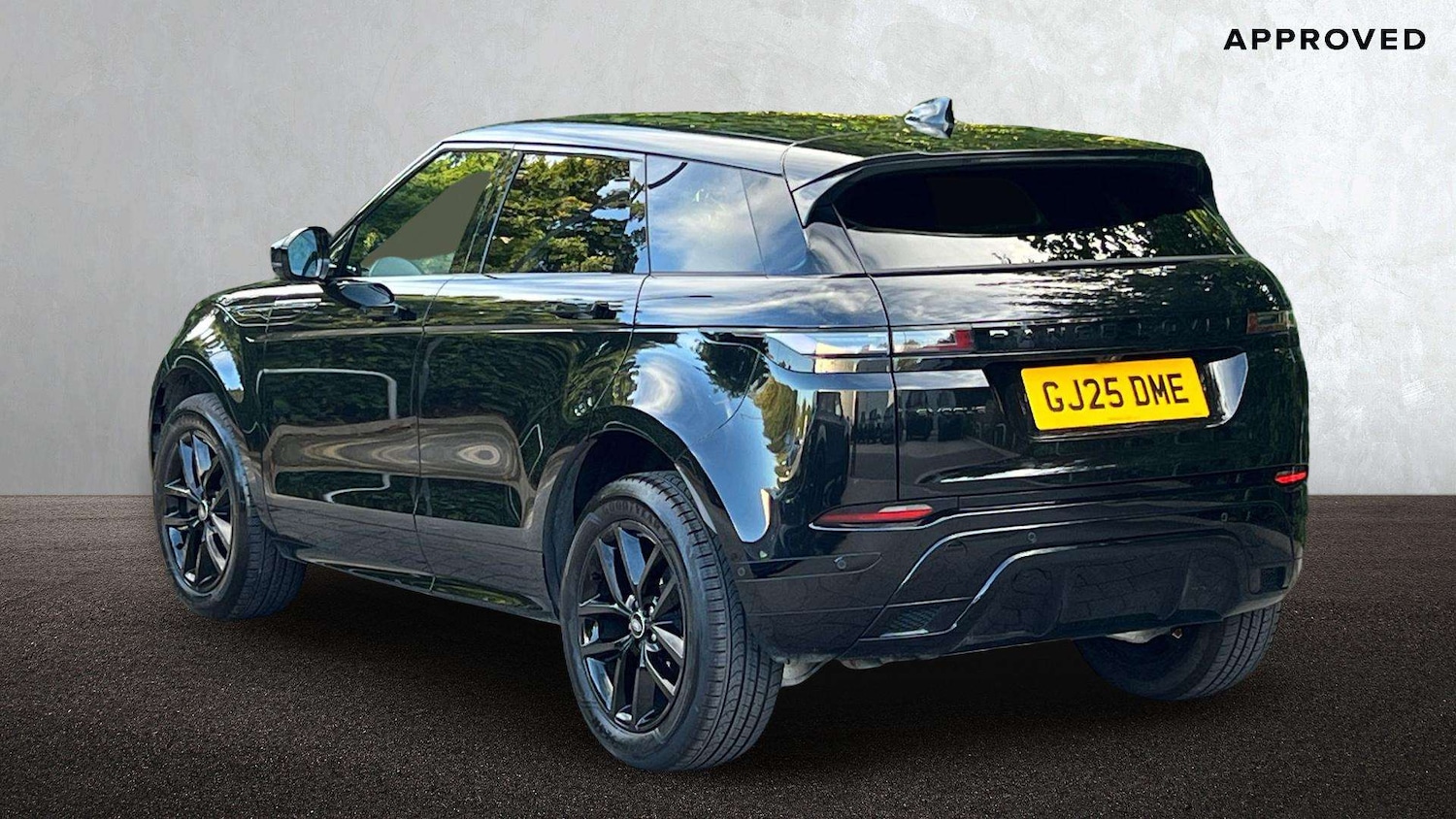Used Land Rover Range Rover Evoque 2025 for sale - 78037505: Photo 2
