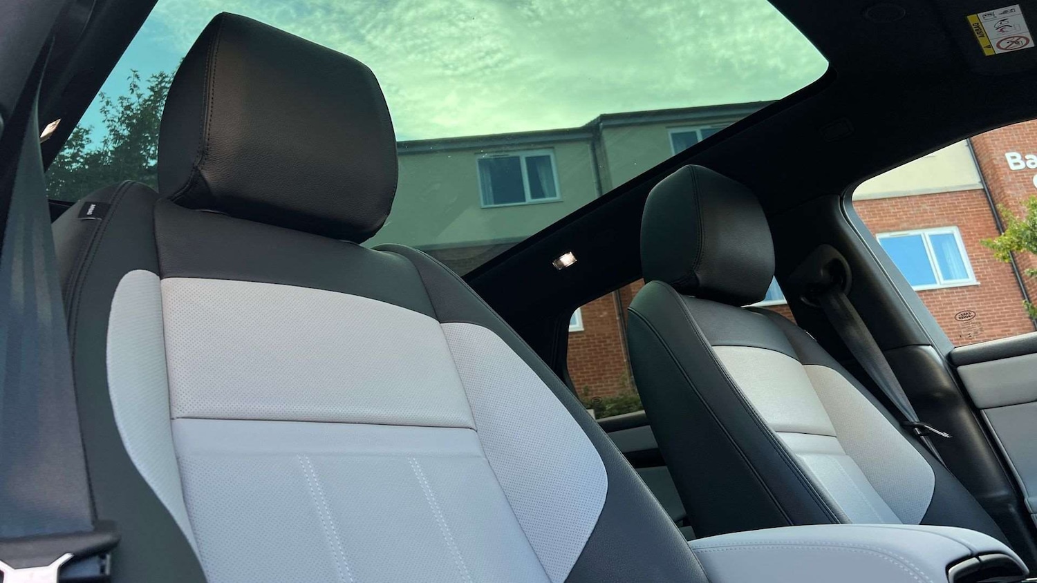 Used Land Rover Range Rover Evoque 2025 for sale - 78037505: Photo 21