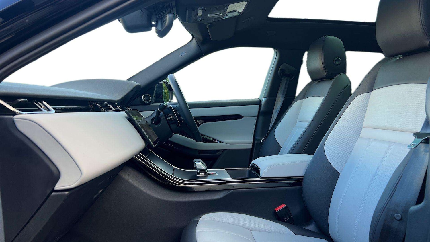 Used Land Rover Range Rover Evoque 2025 for sale - 78037505: Photo 3