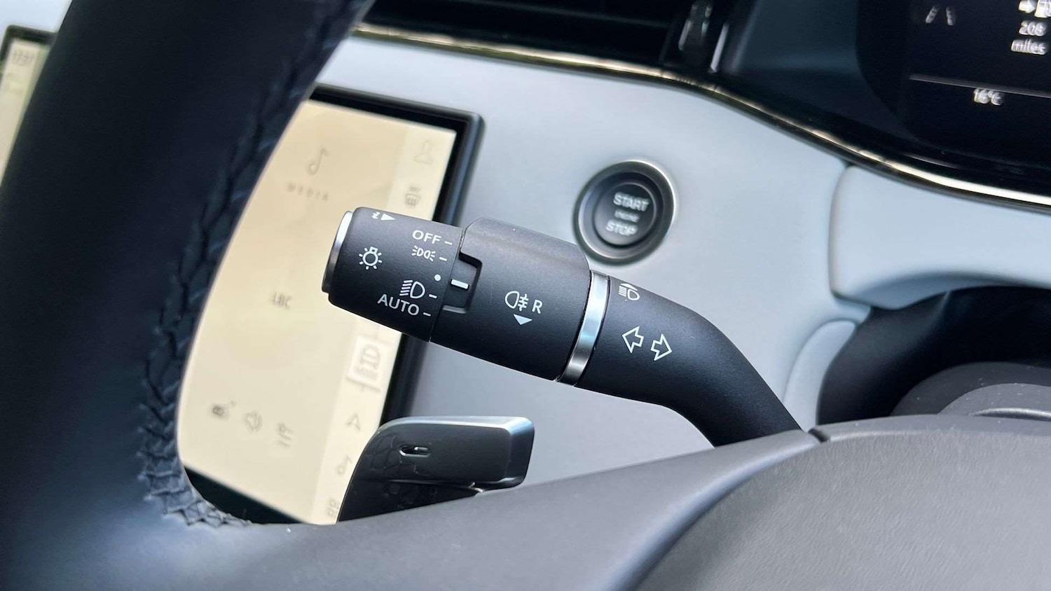 Used Land Rover Range Rover Evoque 2025 for sale - 78037505: Photo 31