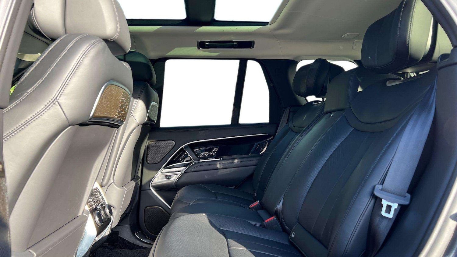 Used Land Rover Range Rover 2025 for sale - 76460012: Photo 4