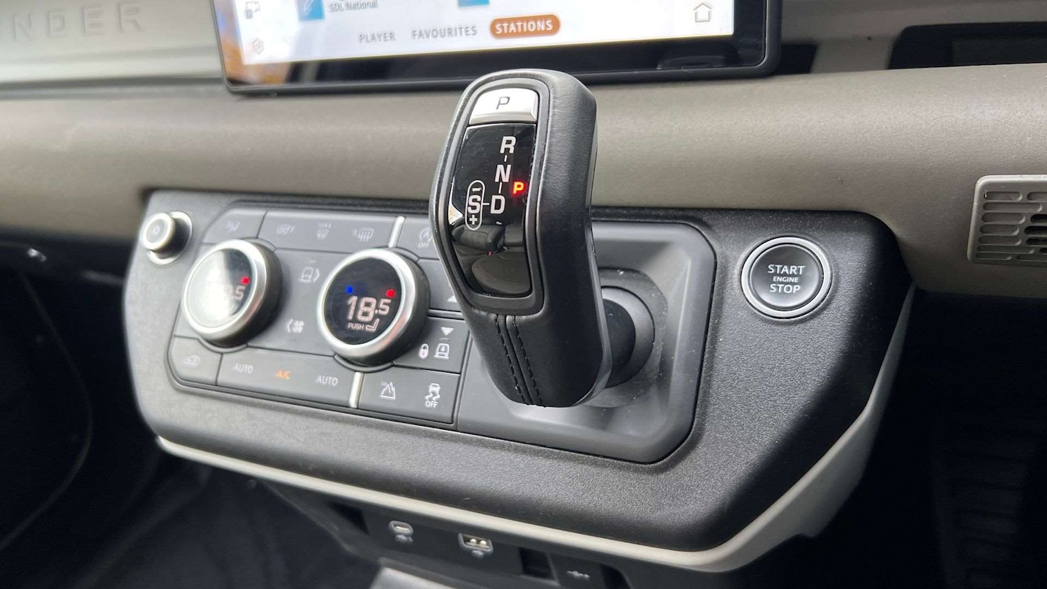 Used Land Rover Defender 2021 for sale - 76475839: Photo 13