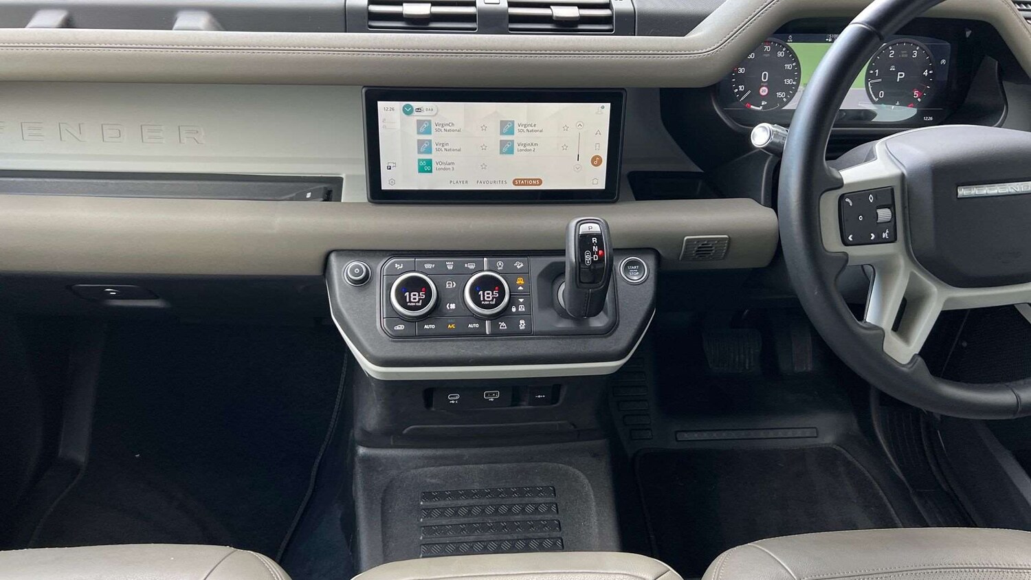 Used Land Rover Defender 2021 for sale - 76475839: Photo 14