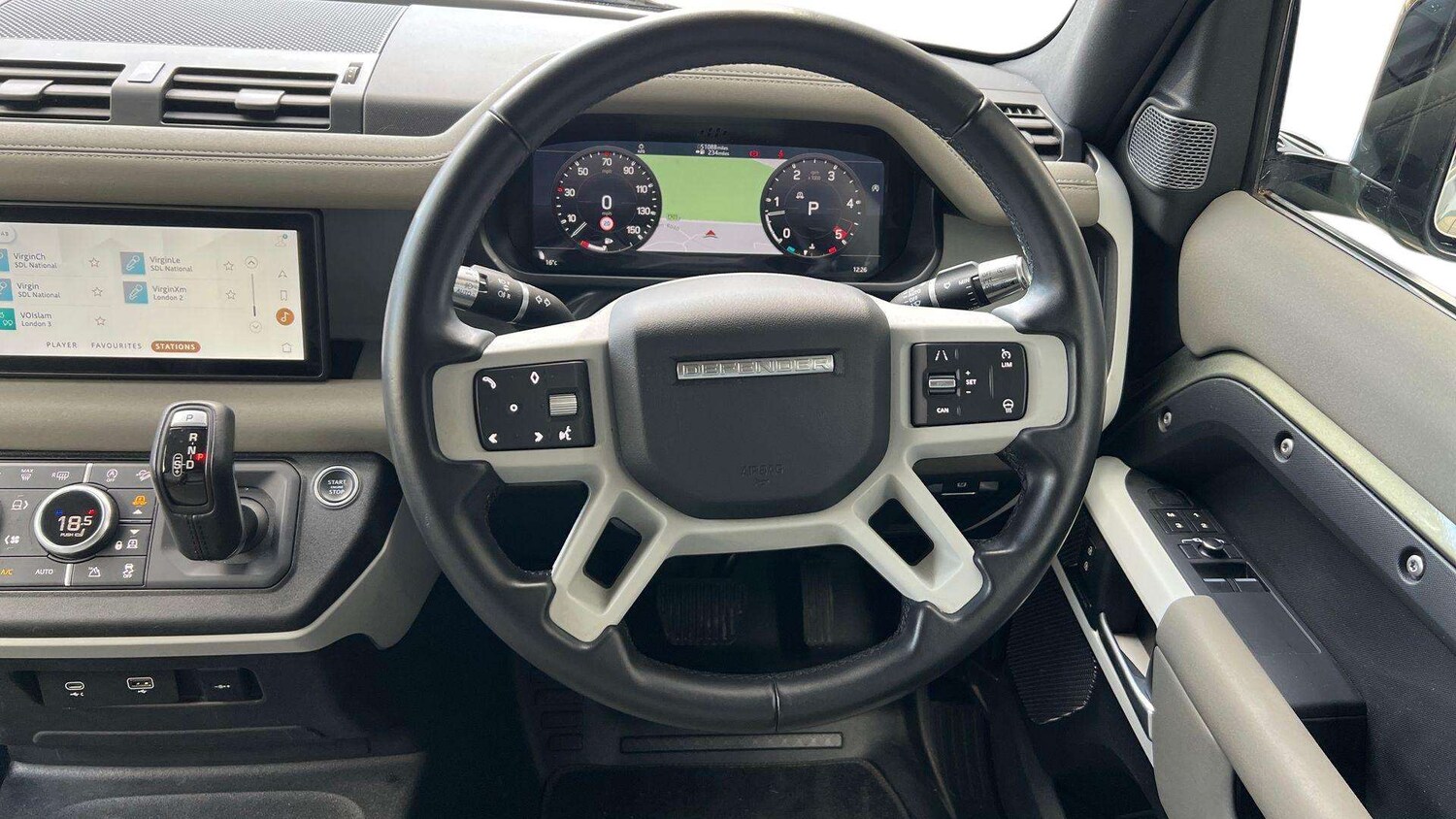 Used Land Rover Defender 2021 for sale - 76475839: Photo 15