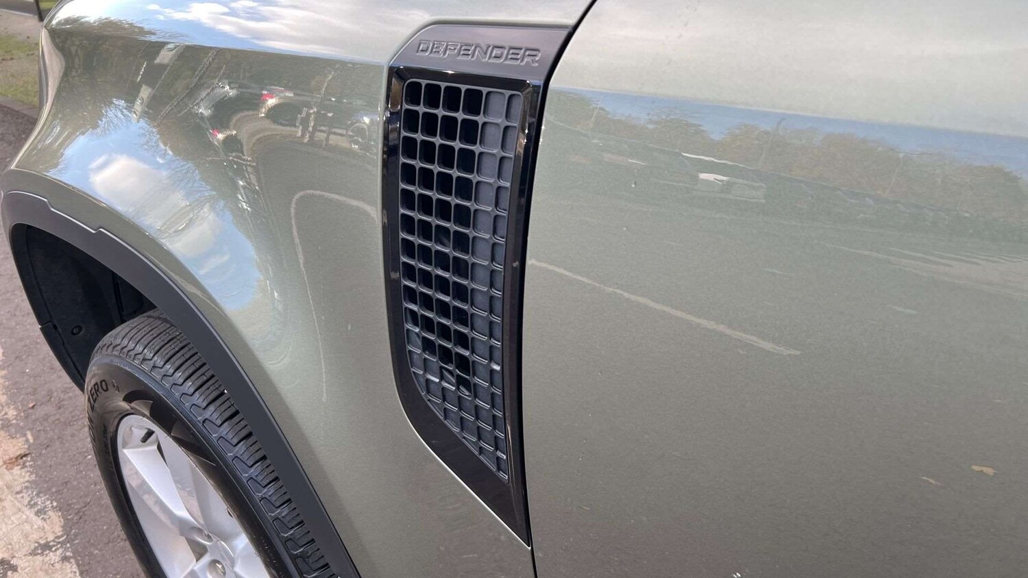 Used Land Rover Defender 2021 for sale - 76475839: Photo 28