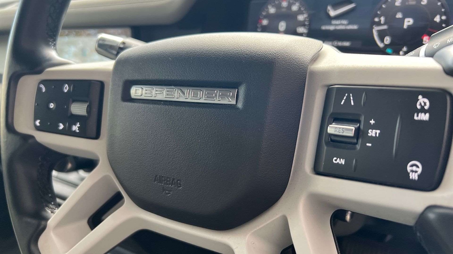 Used Land Rover Defender 2021 for sale - 76475839: Photo 33