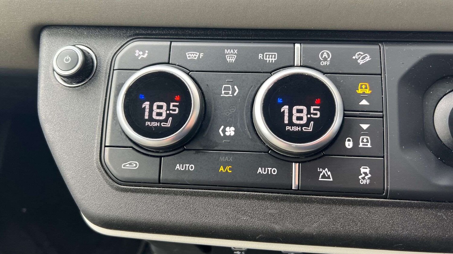 Used Land Rover Defender 2021 for sale - 76475839: Photo 35