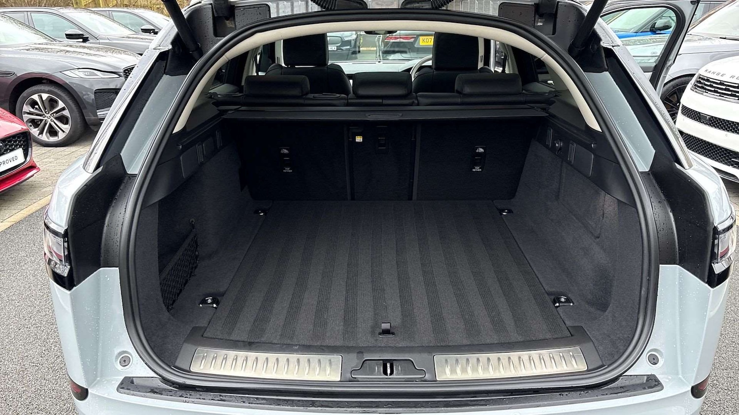 Used Land Rover Range Rover Velar 2024 for sale - 77500439: Photo 10