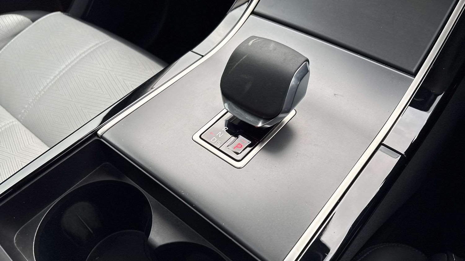 Used Land Rover Range Rover Velar 2024 for sale - 77500439: Photo 13