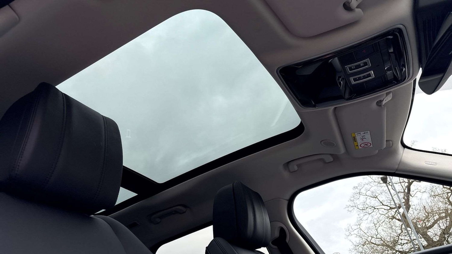 Used Land Rover Range Rover Velar 2024 for sale - 77500439: Photo 21