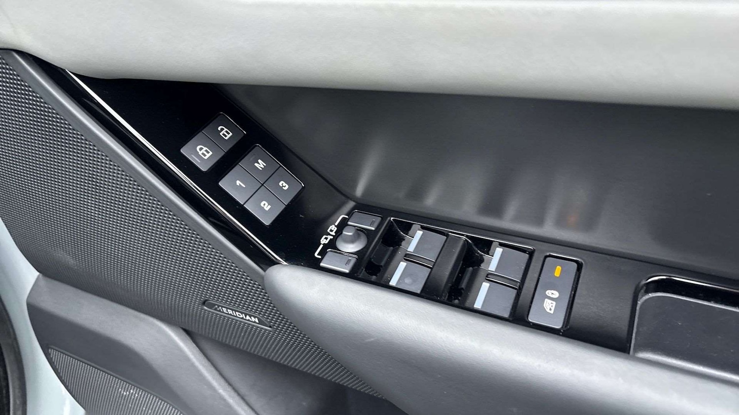 Used Land Rover Range Rover Velar 2024 for sale - 77500439: Photo 25