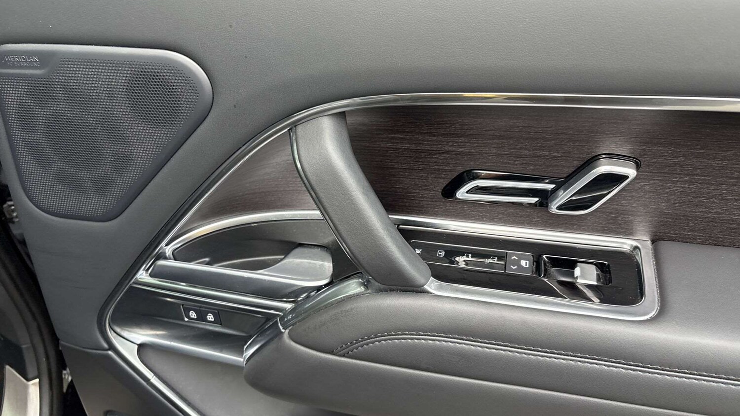 Used Land Rover Range Rover 2024 for sale - 76636682: Photo 32