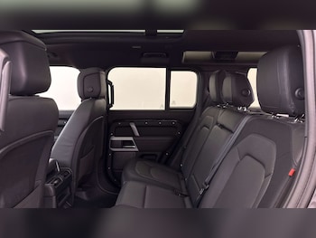 Used Land Rover Defender 2024 for sale - 76460182: Photo