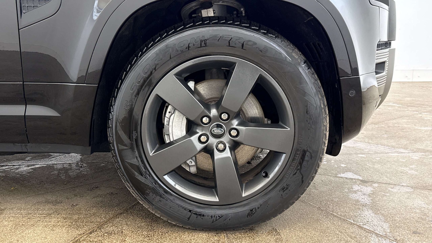 Used Land Rover Defender 2024 for sale - 76460182: Photo 8