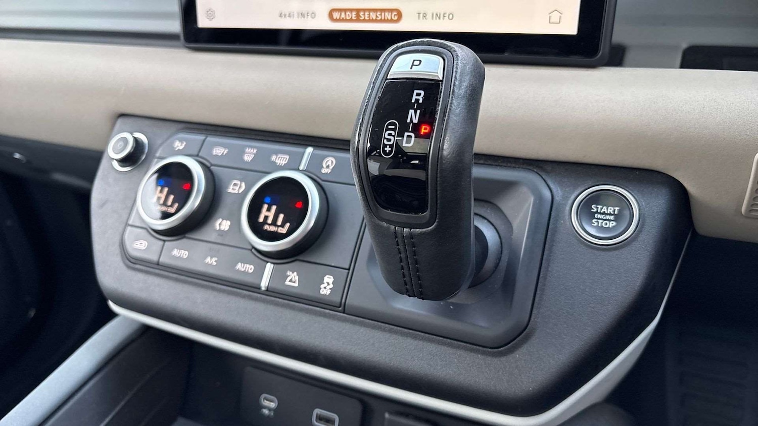 Used Land Rover Defender 2022 for sale - 76789239: Photo 13