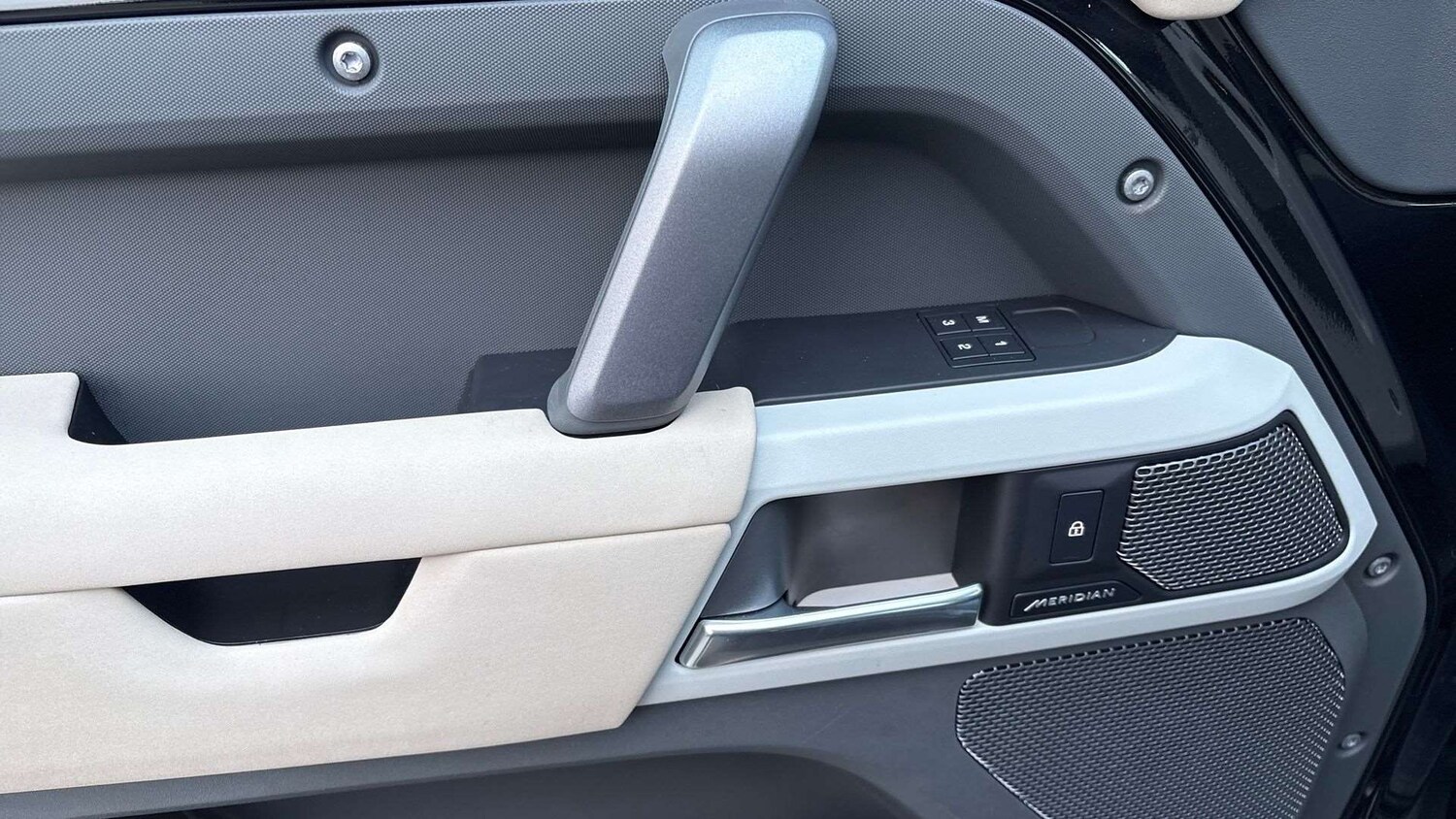 Used Land Rover Defender 2022 for sale - 76789239: Photo 29