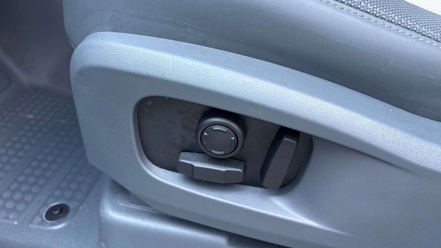 Used Land Rover Defender 2022 for sale - 76789239: Photo 31