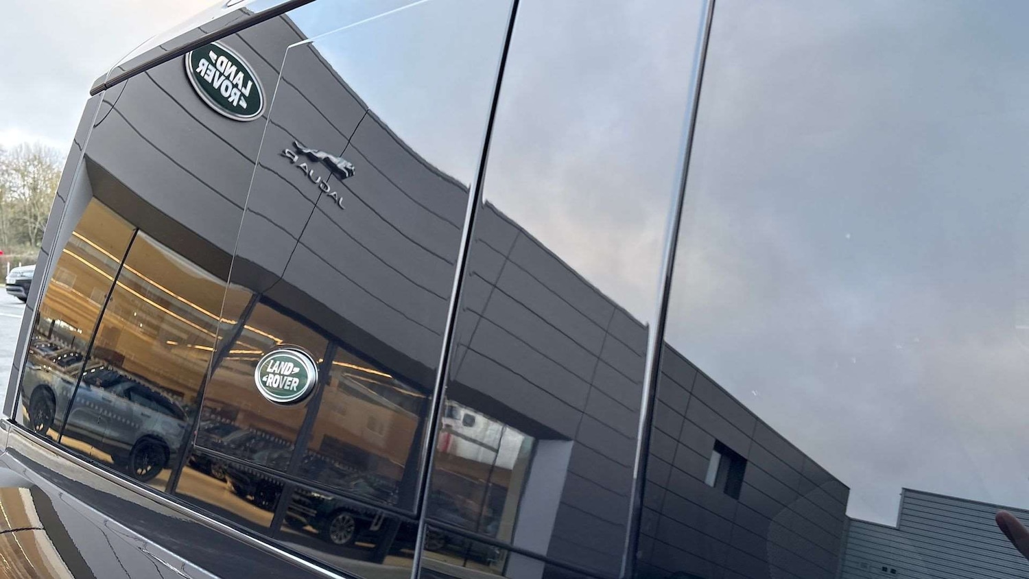 Used Land Rover Defender 2022 for sale - 76789239: Photo 32