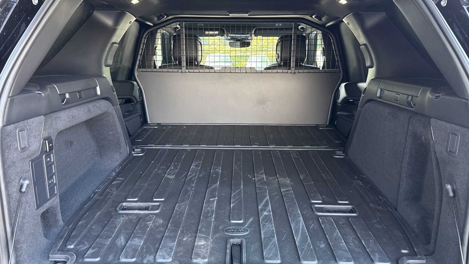 Used Land Rover Discovery 2025 for sale - 77443410: Photo 10