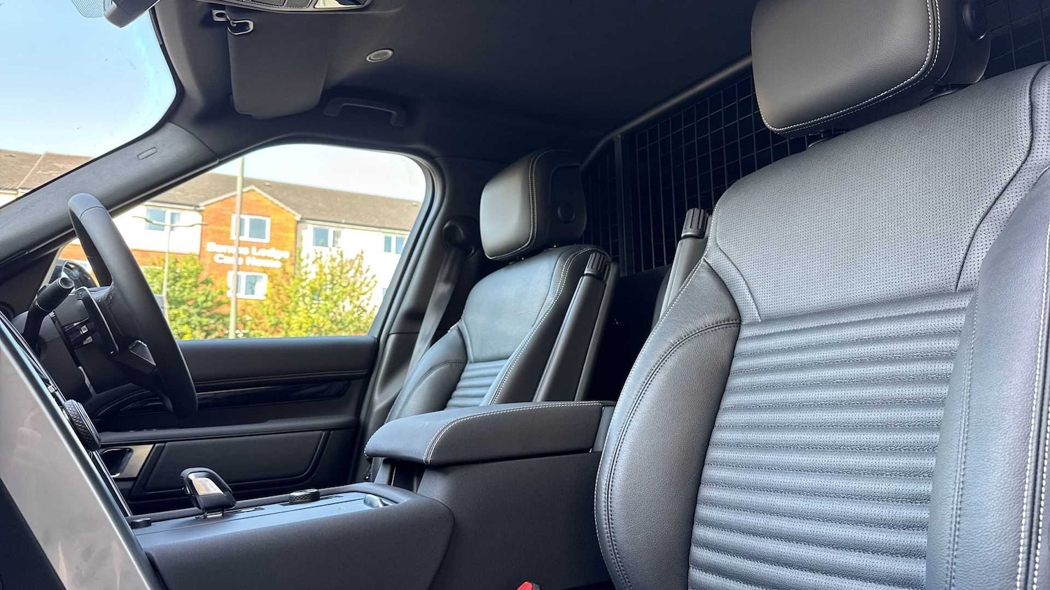 Used Land Rover Discovery 2025 for sale - 77443410: Photo 21