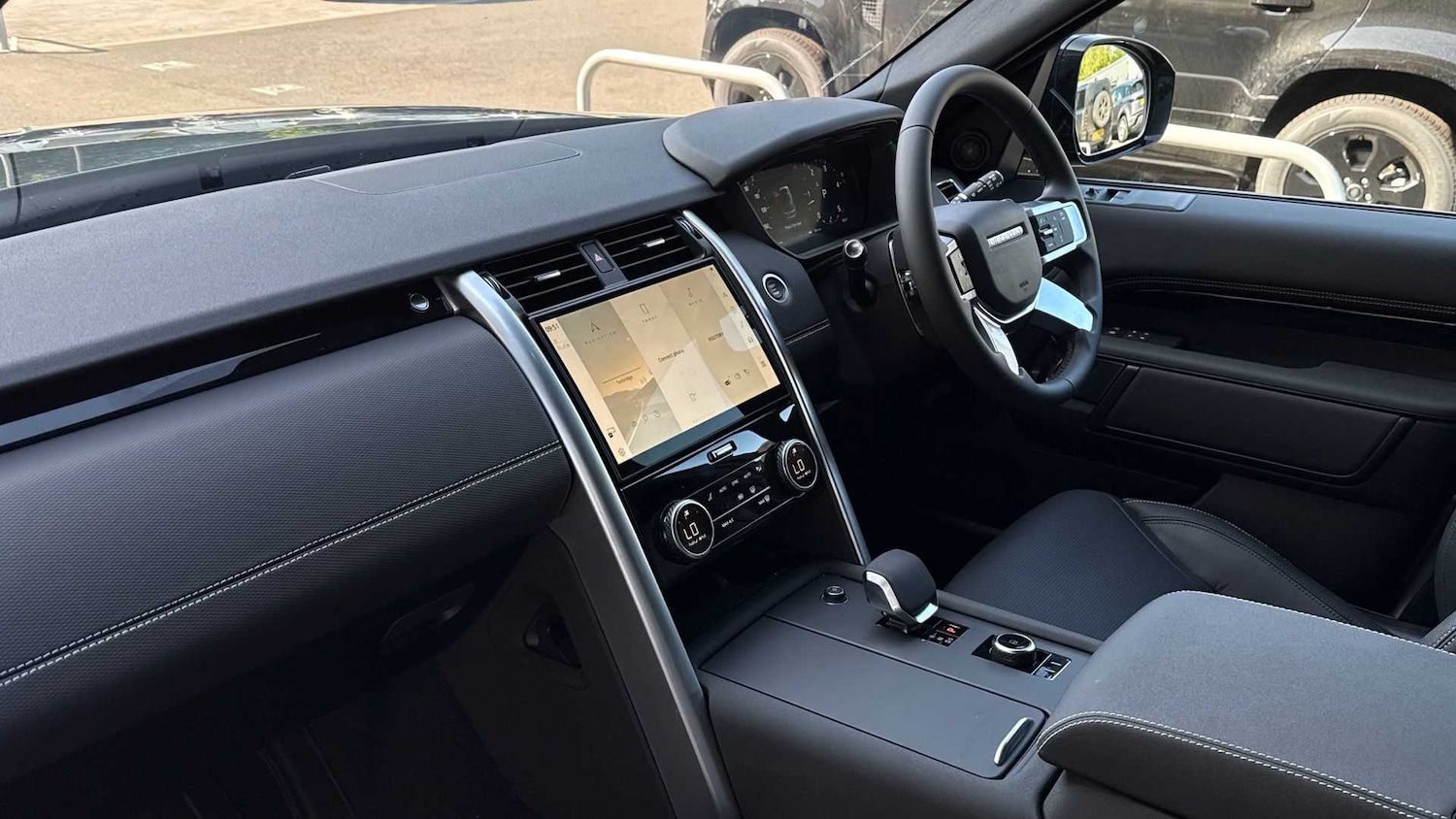 Used Land Rover Discovery 2025 for sale - 77443410: Photo 23