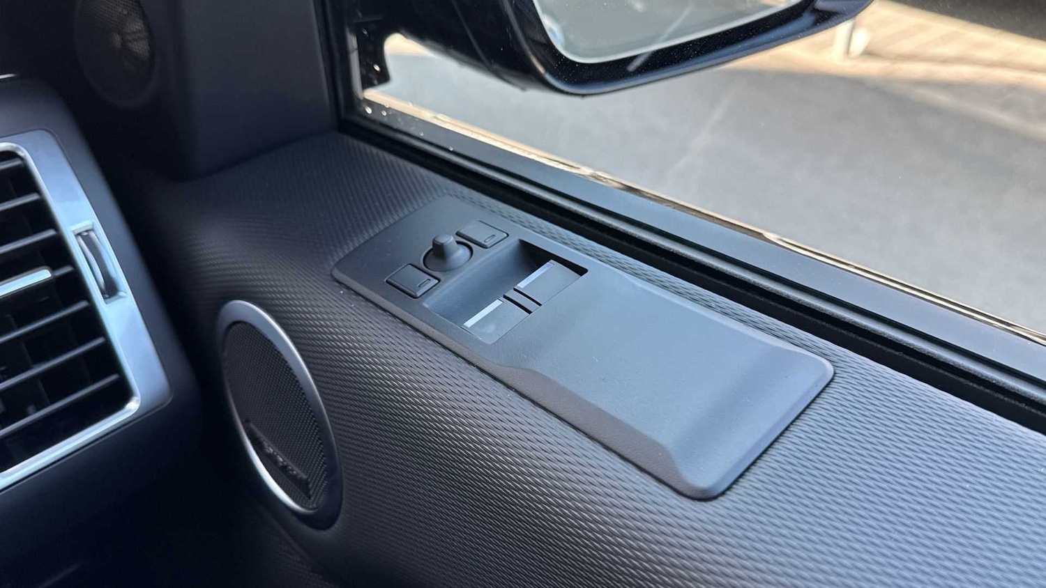 Used Land Rover Discovery 2025 for sale - 77443410: Photo 24