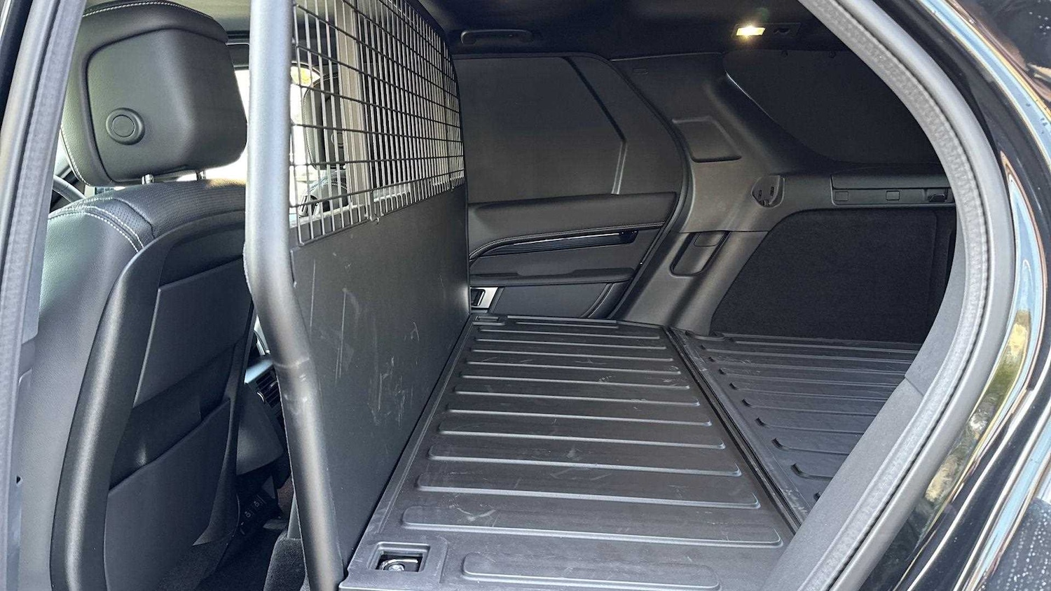 Used Land Rover Discovery 2025 for sale - 77443410: Photo 4