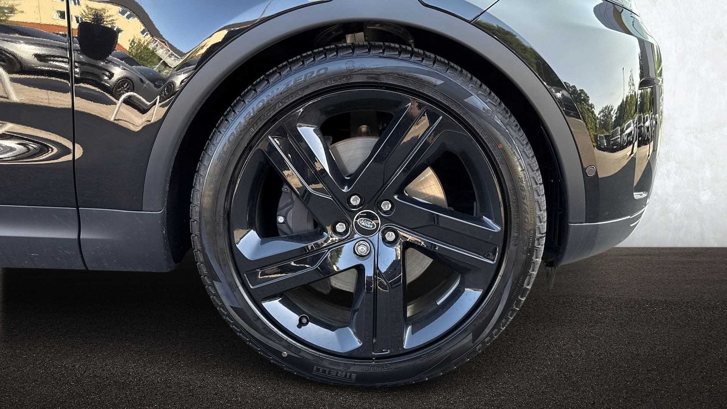 Used Land Rover Discovery 2025 for sale - 77443410: Photo 8