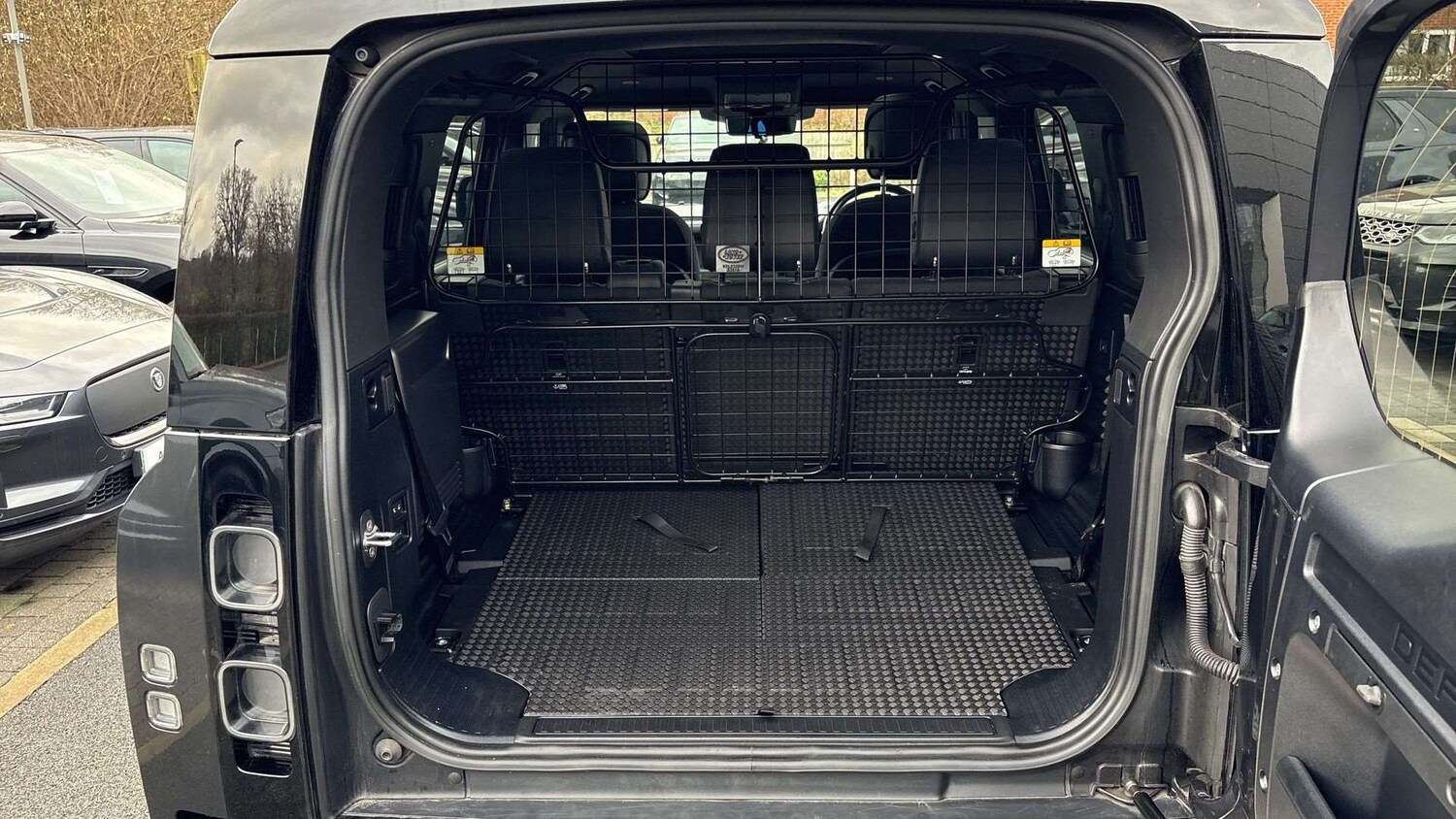 Used Land Rover Defender 2022 for sale - 76587549: Photo 10