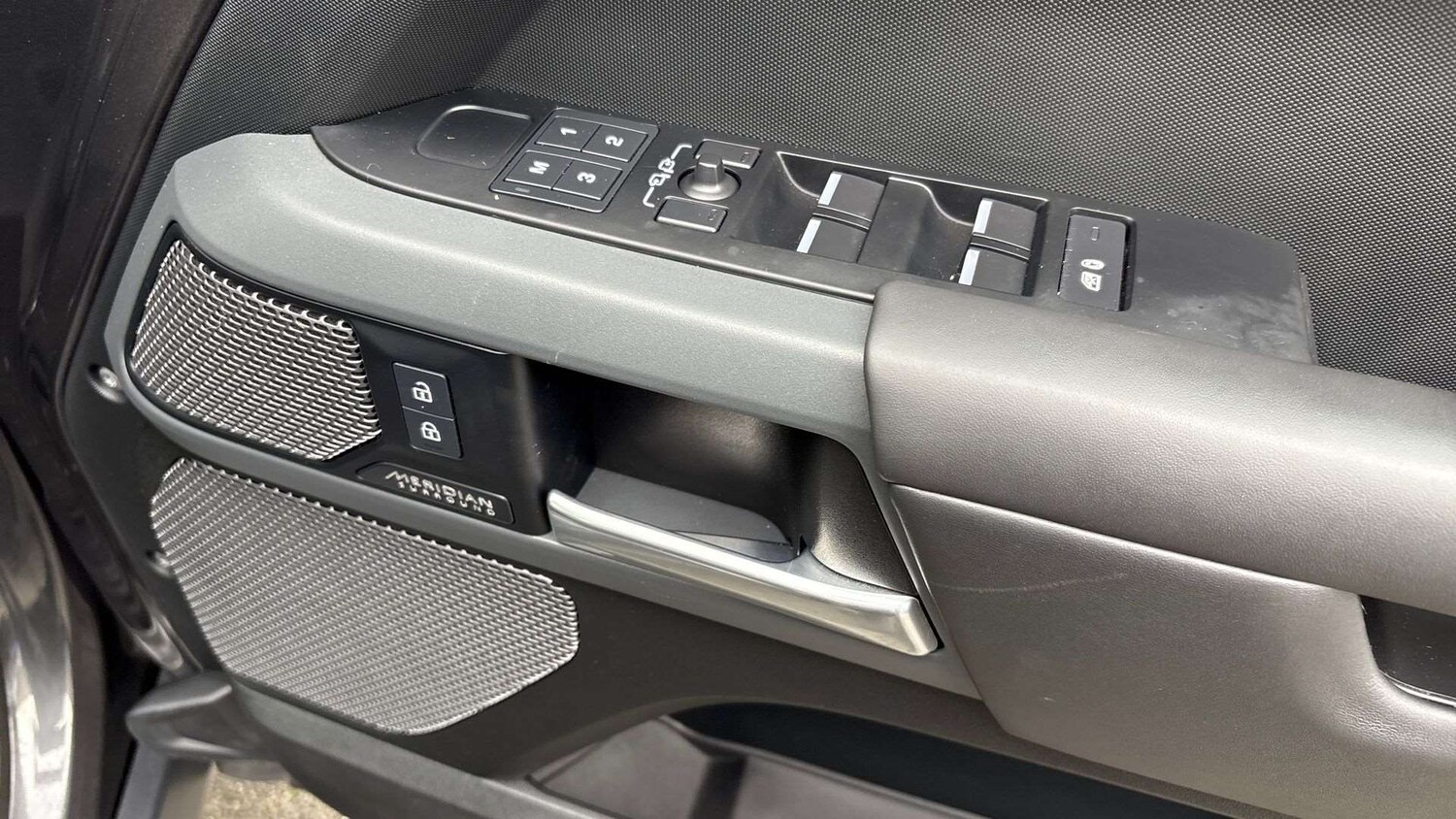 Used Land Rover Defender 2022 for sale - 76587549: Photo 25