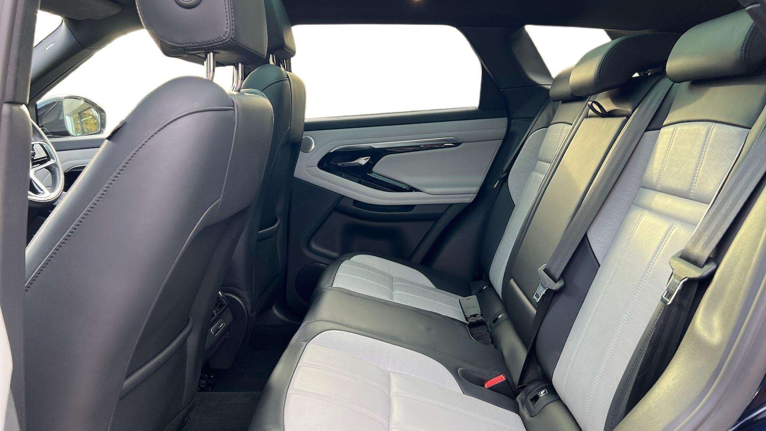 Used Land Rover Range Rover Evoque 2022 for sale - 76460524: Photo 4