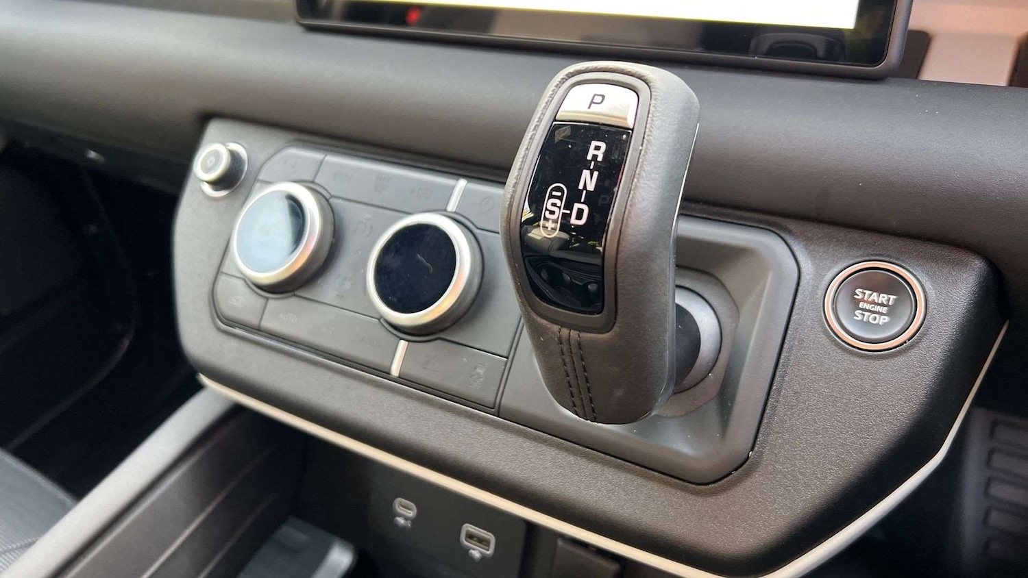 Used Land Rover Defender 2024 for sale - 76460277: Photo 13