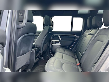 Used Land Rover Defender 2024 for sale - 76460277: Photo