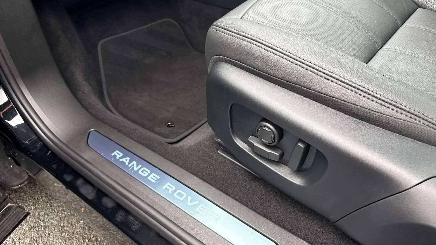 Used Land Rover Range Rover Evoque 2025 for sale - 77443507: Photo 30